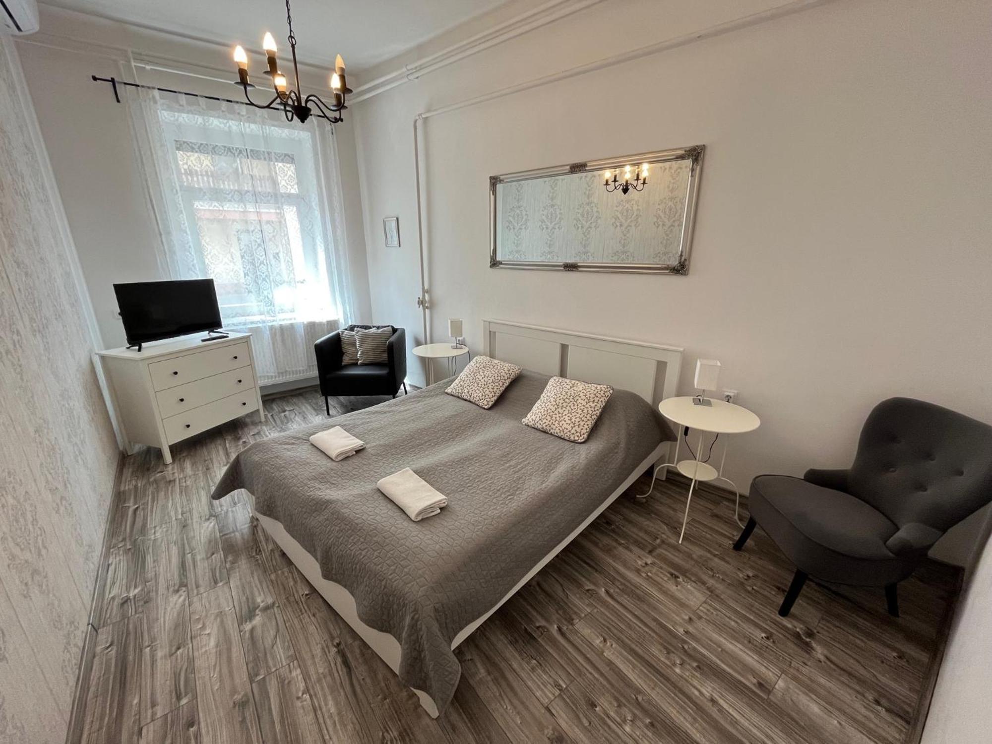 Pacsirta Apartmanház Eger Exterior foto