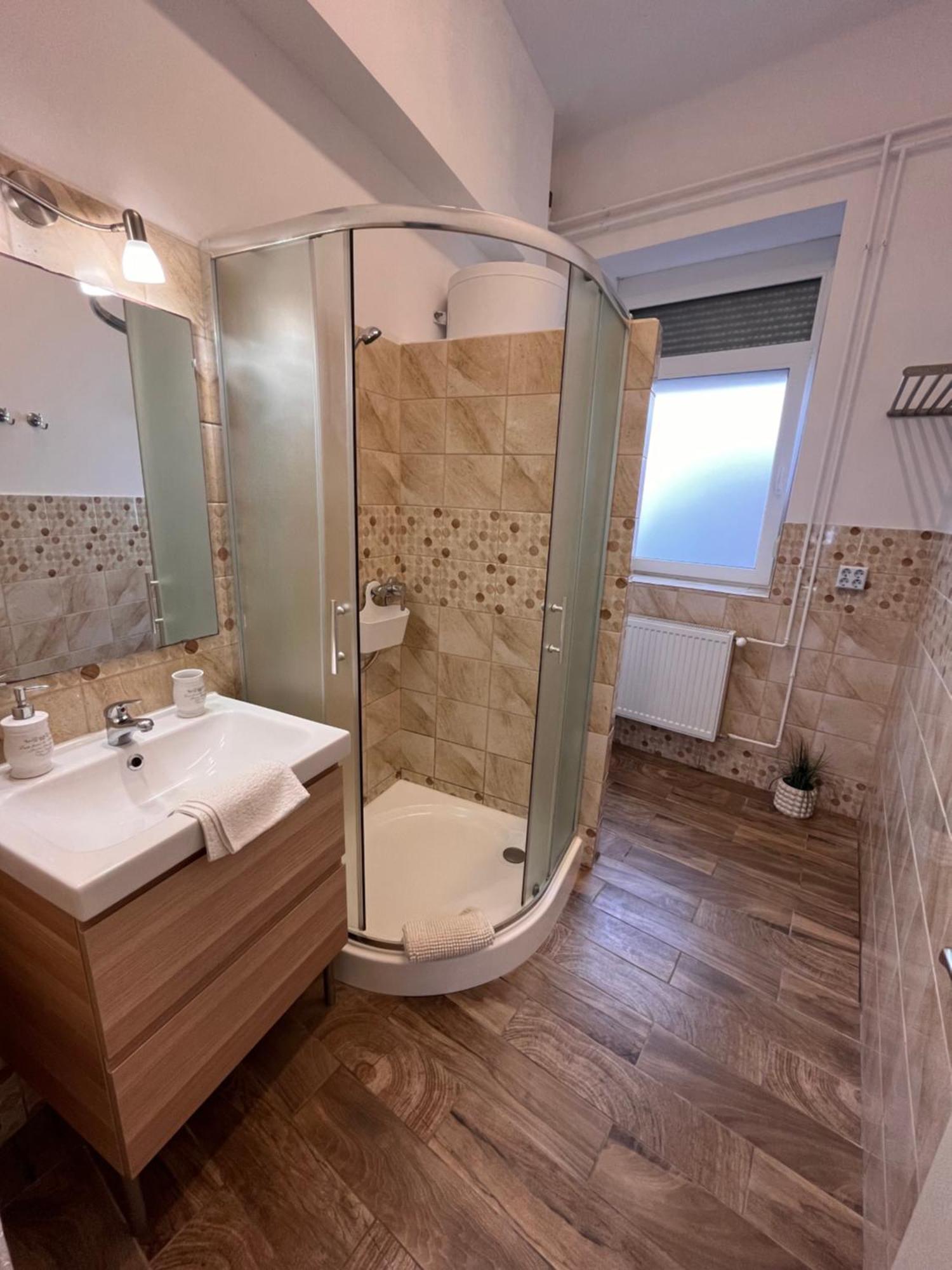 Pacsirta Apartmanház Eger Exterior foto